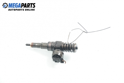 Diesel fuel injector for Volkswagen Touran 1.9 TDI, 105 hp, 2009