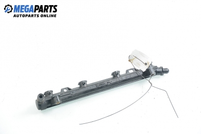 Fuel rail for Audi A2 (8Z) 1.4, 75 hp, 2005