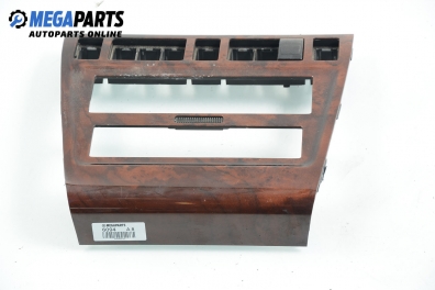 Consola centrală for Audi A8 (D2) 2.5 TDI Quattro, 150 hp automatic, 1998