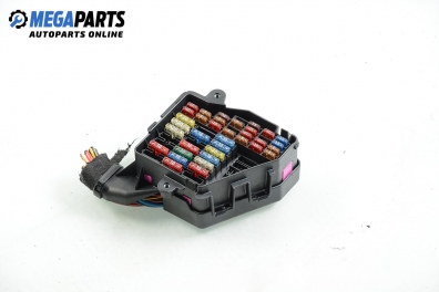 Fuse box for Volkswagen Bora 1.9 TDI, 115 hp, sedan, 2001