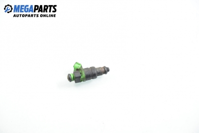 Benzineinspritzdüse for Volkswagen Passat (B5; B5.5) 2.0, 115 hp, sedan, 2001