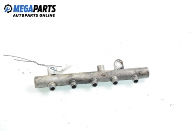 Fuel rail for Ford C-Max 2.0 TDCi, 136 hp, 2004
