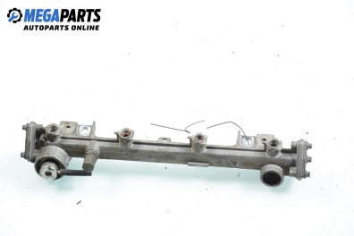 Fuel rail for Mercedes-Benz CLK-Class 208 (C/A) 2.0, 136 hp, coupe automatic, 2000 № R 111 078 10 45