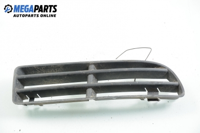 Bumper grill for Volkswagen Bora 1.9 TDI, 101 hp, sedan, 2003, position: right