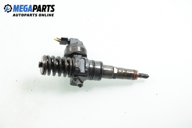 Diesel fuel injector for Volkswagen Golf V 1.9 TDI, 105 hp, hatchback, 5 doors, 2004 № 038 130 073 AG