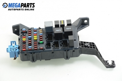 Fuse box for Ford Mondeo Mk III 2.0 TDCi, 130 hp, station wagon automatic, 2005