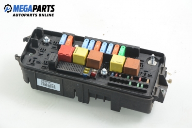 Fuse box for Opel Vectra C 2.2 direct, 155 hp, hatchback automatic, 2006