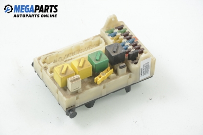 Fuse box for Ford Mondeo Mk I 1.8 16V, 112 hp, station wagon, 1996