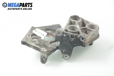 Diesel injection pump support bracket for Renault Trafic 1.9 dCi, 101 hp, truck, 2004