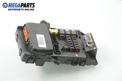 Fuse box for Toyota Avensis 2.0 TD, 90 hp, sedan, 1998