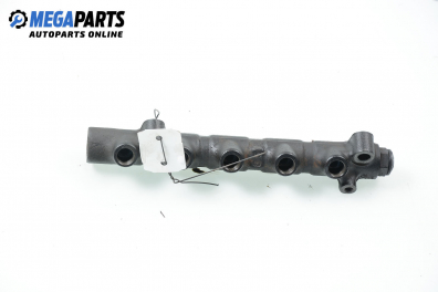 Fuel rail for Toyota Avensis 2.0 D-4D, 110 hp, station wagon, 2002