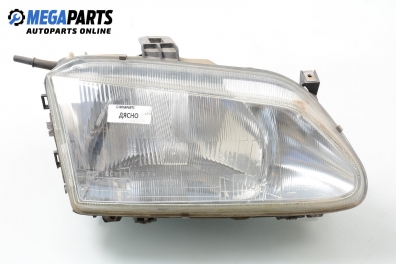 Far for Renault Megane Scenic 1.6, 90 hp automatic, 1998, position: dreapta