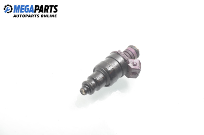 Gasoline fuel injector for Opel Omega B 2.0 16V, 136 hp, sedan automatic, 1994