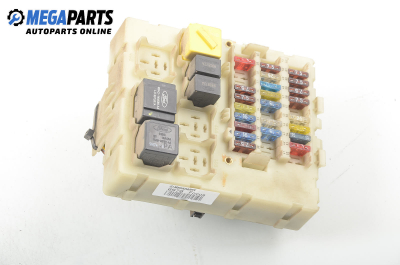 Fuse box for Ford Focus I 1.4 16V, 75 hp, hatchback, 5 doors, 1999