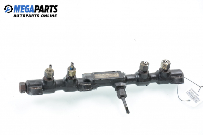 Fuel rail for Ford Mondeo Mk III 2.0 TDCi, 130 hp, station wagon, 2002