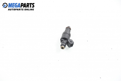 Gasoline fuel injector for Mercedes-Benz CLK-Class 208 (C/A) 2.0 Kompressor, 192 hp, coupe, 1998