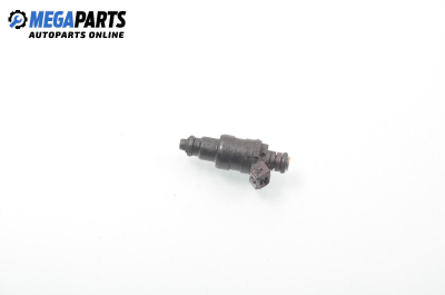 Gasoline fuel injector for Opel Omega B 2.0 16V, 136 hp, station wagon, 1997