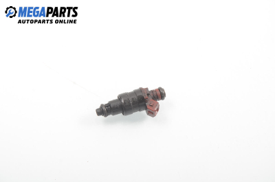 Gasoline fuel injector for Opel Vectra B 2.0 16V, 136 hp, sedan automatic, 1997