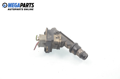 Gasoline fuel injector for Opel Vectra B 1.6 16V, 100 hp, station wagon, 1996