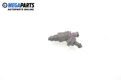 Gasoline fuel injector for Volvo S40/V40 1.8, 115 hp, station wagon, 1999