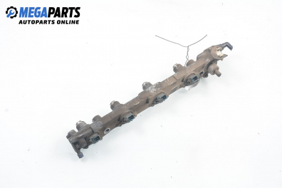 Fuel rail with injectors for Ford Fiesta IV 1.4 16V, 90 hp, 5 doors, 1996