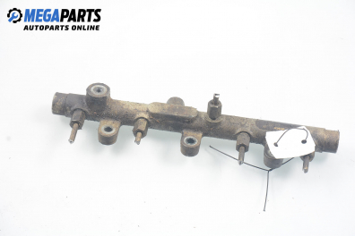 Fuel rail for Citroen Xsara 2.0 HDI, 90 hp, station wagon, 2001