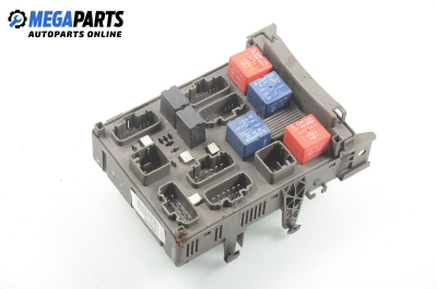 Fuse box for Renault Laguna II (X74) 1.9 dCi, 120 hp, station wagon, 2001