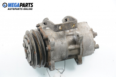 AC compressor for Volkswagen Passat (B3) 1.8, 90 hp, sedan, 1992