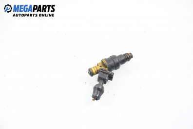 Gasoline fuel injector for Alfa Romeo 145 1.4 16V T.Spark, 103 hp, 3 doors, 1997