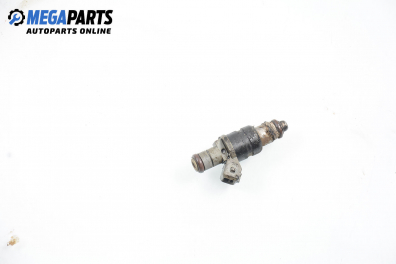 Gasoline fuel injector for Mercedes-Benz C-Class 202 (W/S) 1.8, 122 hp, sedan, 1994