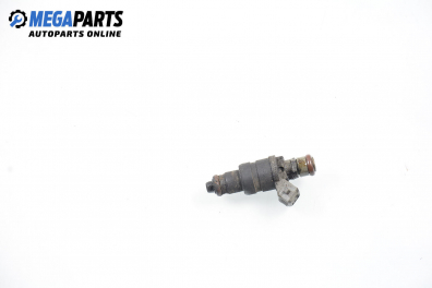 Gasoline fuel injector for Mercedes-Benz C-Class 202 (W/S) 1.8, 122 hp, sedan automatic, 1995