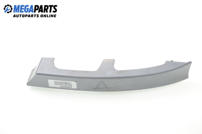 Leiste unter der bremsleuchte for Nissan Almera (N16) 2.2 Di, 110 hp, hecktür, 5 türen, 2002, position: rechts