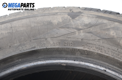Winterreifen PIRELLI 235/65/17, DOT: 2111 (Preis für zwei stücke)