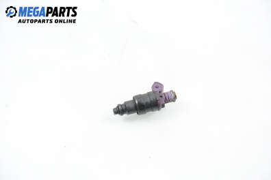 Gasoline fuel injector for Opel Omega B 2.0 16V, 136 hp, station wagon, 1996