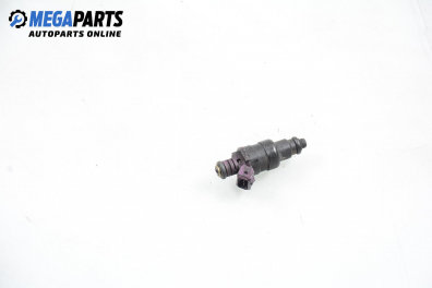 Gasoline fuel injector for Opel Omega B 2.0 16V, 136 hp, station wagon, 1996