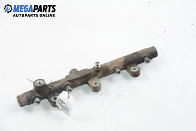 Fuel rail for Peugeot 306 2.0 HDI, 90 hp, station wagon, 2001