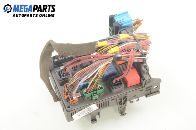 Fuse box for Renault Laguna II (X74) 1.9 dCi, 120 hp, station wagon, 2001