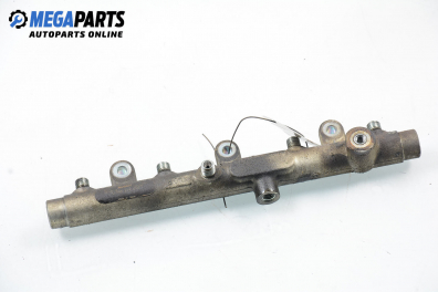 Fuel rail for Peugeot 306 2.0 HDI, 90 hp, station wagon, 2000