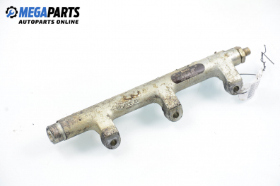 Fuel rail for Renault Espace III 2.2 dCi, 130 hp, 2000