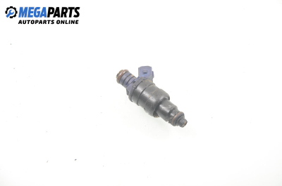 Benzineinspritzdüse for Renault Megane I 1.6, 90 hp, hecktür, 5 türen, 1997