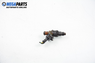 Gasoline fuel injector for Hyundai Coupe (RD2) 2.0 16V, 135 hp, coupe, 2000