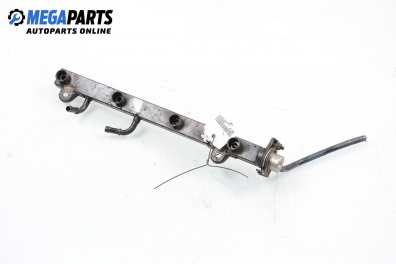 Fuel rail for BMW 3 (E36) 1.8 is, 140 hp, coupe, 1994