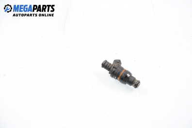 Gasoline fuel injector for BMW 3 (E36) 1.8 is, 140 hp, coupe, 1994