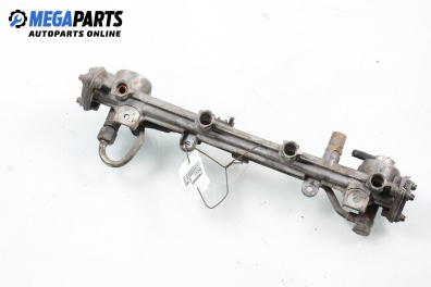 Fuel rail for Mercedes-Benz C-Class 202 (W/S) 1.8, 122 hp, sedan, 1993