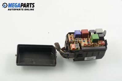 Fuse box for Toyota Corolla (E110) 1.6, 110 hp, hatchback, 5 doors automatic, 2000