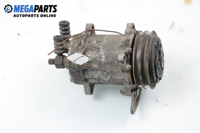 AC compressor for Volkswagen Passat (B3) 1.8, 90 hp, station wagon, 1993