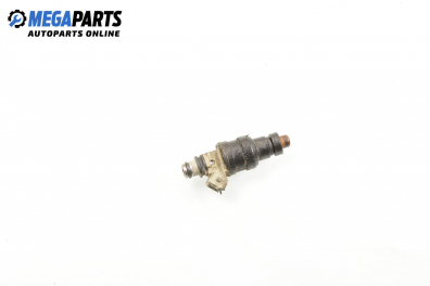 Gasoline fuel injector for Hyundai Santamo 2.0 16V, 139 hp, 1999