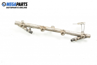 Fuel rail for Renault Espace II 2.0, 103 hp, 1994