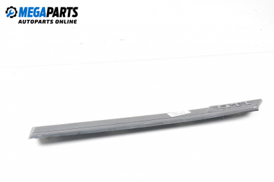 Material profilat exterior for Volkswagen Golf III 2.0 16V GTI, 150 hp, 1993, position: stânga