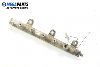 Fuel rail for Renault Espace III 2.2 dCi, 130 hp, 2001
